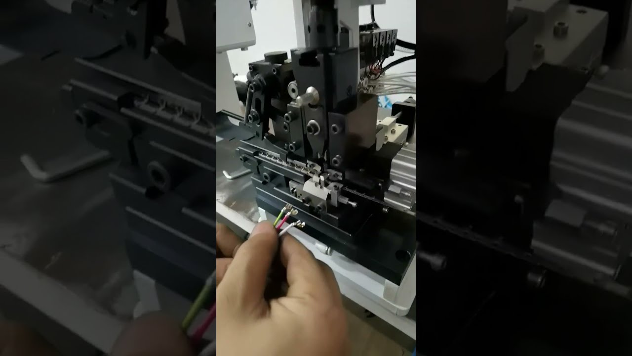 Continuous Strip Terminal Crimping Machine for 90° Special Terminals