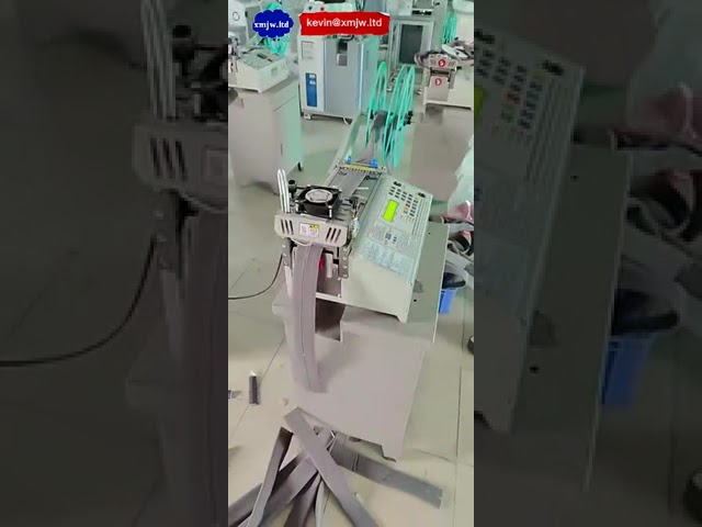 Automatic PVC Fabric Sealing Roll Label Cotton Cutting Machine